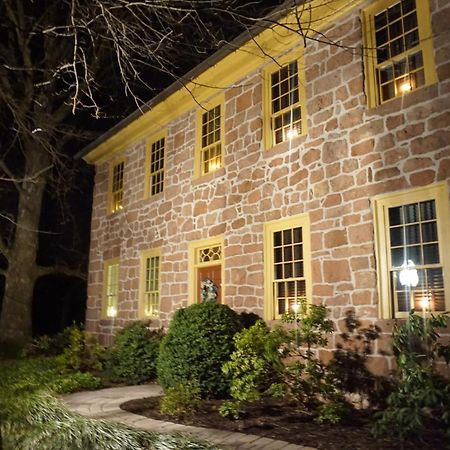 Brownstone Colonial Inn Reinholds Kültér fotó